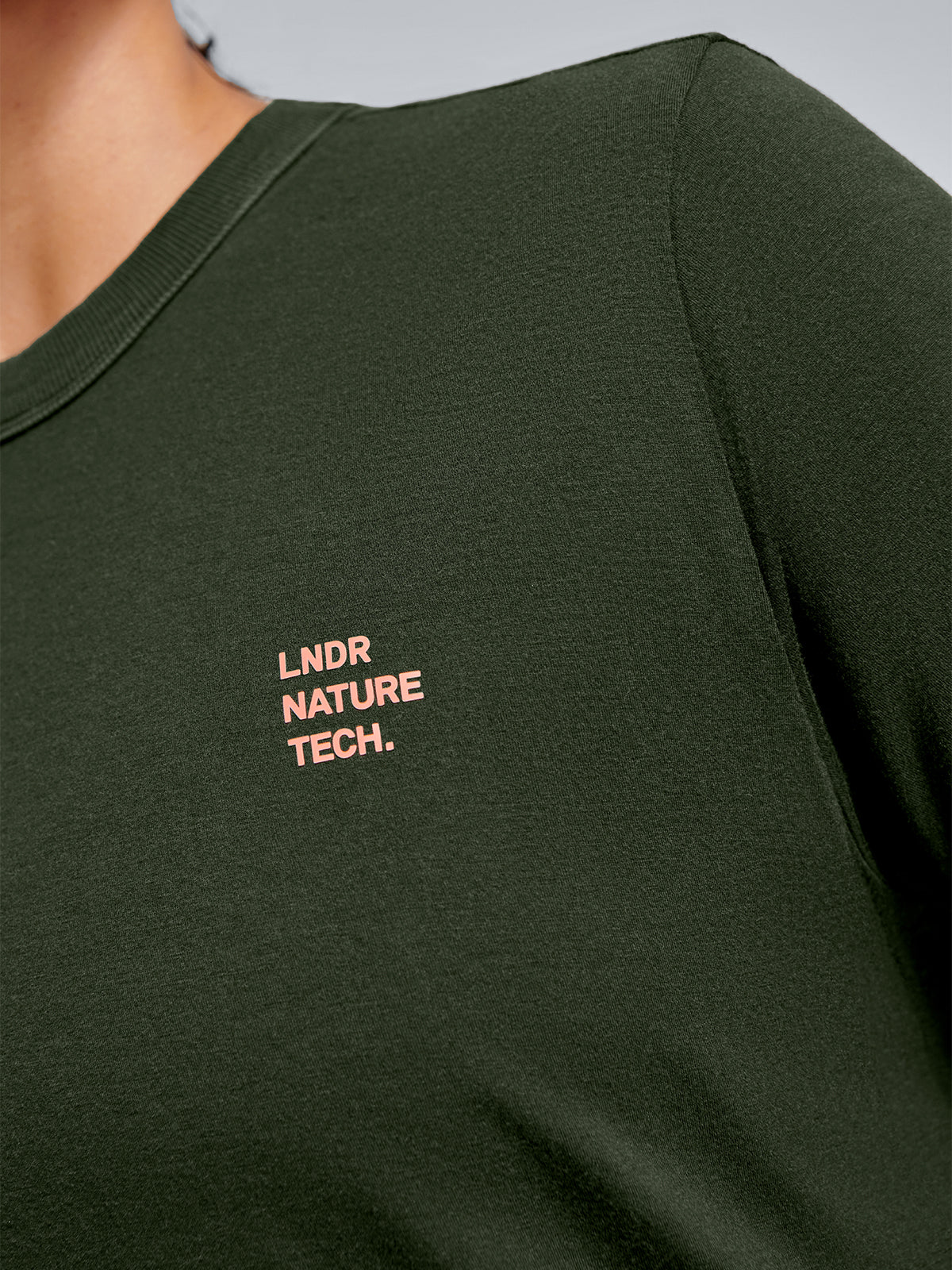 NATURE TECH Tee Olive
